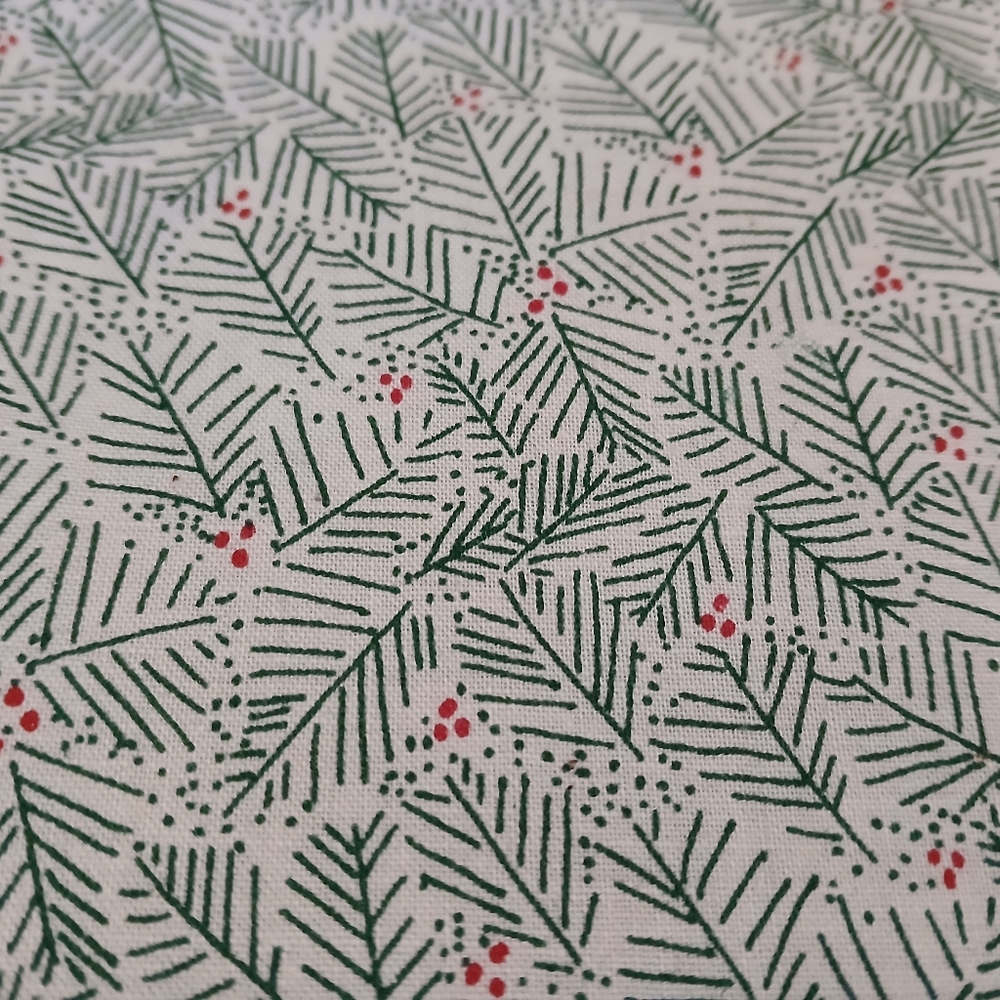 3 Yards Fabric Virginia Robertson Vintage 1992 Christmas Holiday Holly Berry
